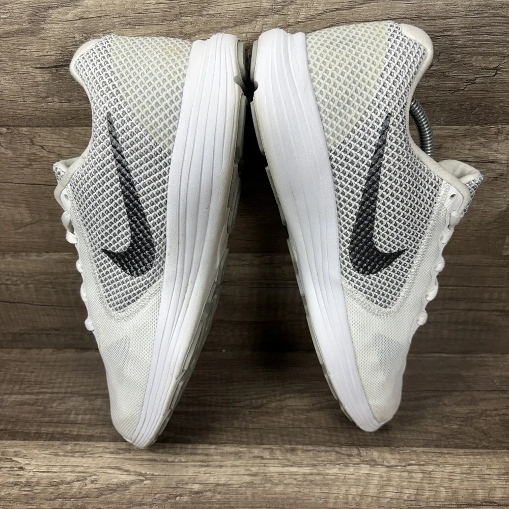 Nike Revolution 3 White Gray Womens US Size 9 EUR 40.5 819303-100 Running Shoes